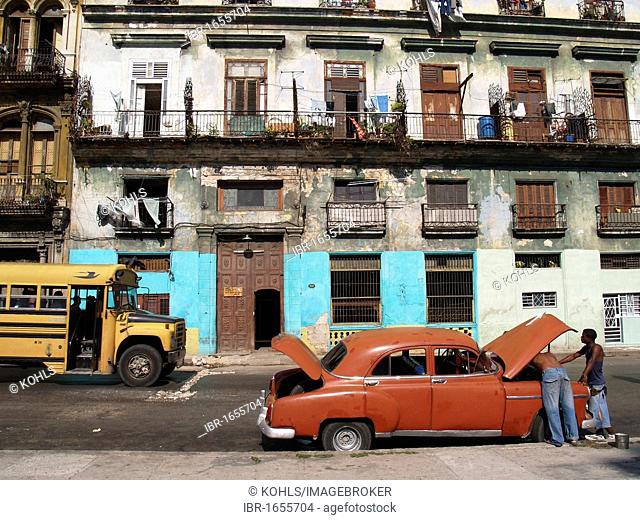 Car repair, Havana, La Habana Vieja district, Cuba, Greater Antilles, Caribbean