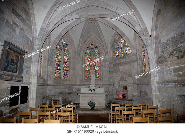 The church was built in the 13th - 15th centuries. It is a fine example of Burgundy Gothic architecture. The interior includes a nave and five radiating chapels