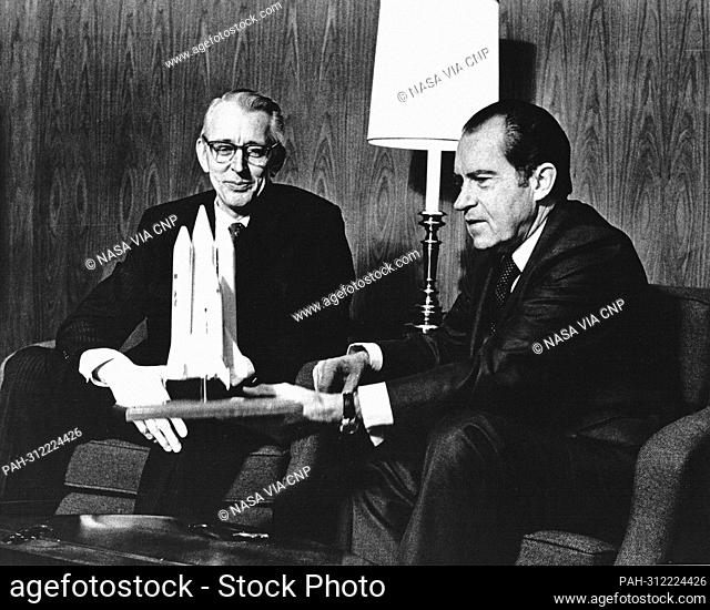 United States President Richard M. Nixon, right, and Dr. James C. Fletcher, Administrator of the National Aeronautics and Space Administration discuss the...