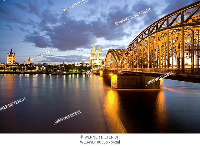 Germany, Cologne, Hohenzollern bridge and Cologne Cathedral, City view