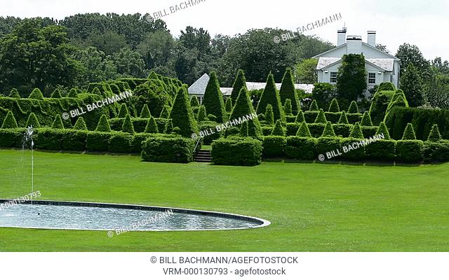 Ladew Toptary Gardens Maryland beautiful sculptured plants Pink Garden gardens and flowers for tourist