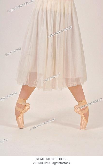 Natascha Mair, Solotänzerin ausgebildet in der Ballettschule der Wiener Staatsoper. Sie studierte u.a. bei G.Skuratova, E.Teri, G.Haslinger und K