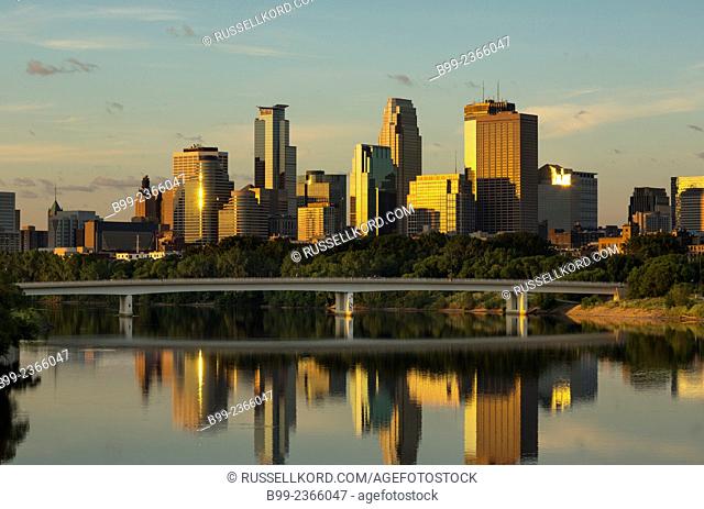 Downtown Skyline Mississippi River Minneapolis Minnesota Usa