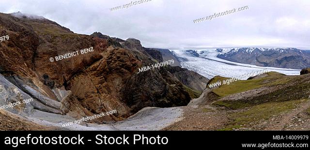 glacier view during hikes at skaftafell national park