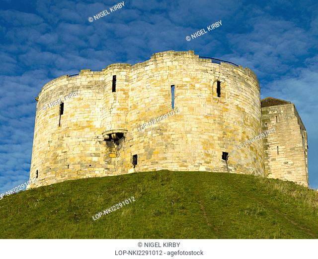 England, North Yorkshire, York. Clifford's Tower, built in the 13th century replacing an original timber keep burnt down during a siege by citizens of the...