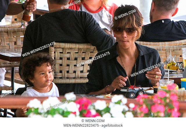 Halle Berry takes her children out for lunch in West Hollywood Featuring: Halle Berry, Maceo Martinez Where: Los Angeles, California