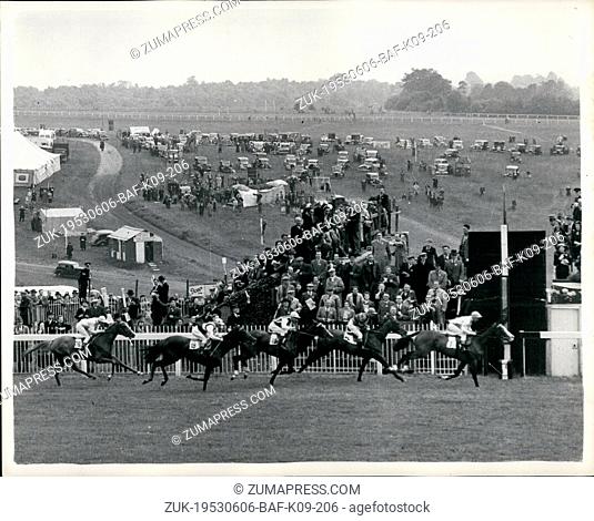 Jun. 06, 1953 - Racing At Epsom Ambiguity Wins The Oaks: 'Ambiguity'; ridden by Mercer with the Oaks from 'Kerkeb' ridden by Gordon Richards with 'Noemi' in...
