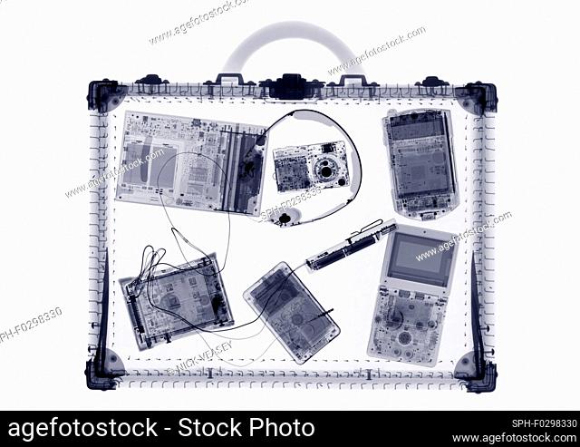 Briefcase and IT accessories, X-ray