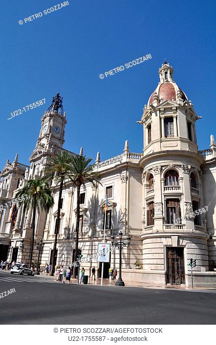 Valencia, Spain: Plaza del Ayuntamiento, the City Hall