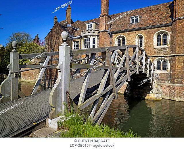 England, Cambridgeshire, Cambridge, The Mathematical Bridge leading to the President's Lodge in Cambridge