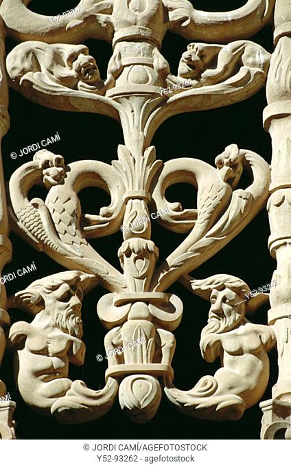 Cloister of the Knights, arch detail. Santa María la Real Monastery, Nájera, La Rioja, Spain