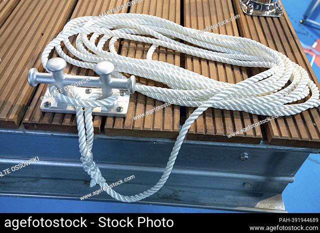 Rope, rope, bollard, leash, general, feature, edge motif, symbol photo Boot 2023 trade fair in Duesseldorf from January 21 to 29, 2023