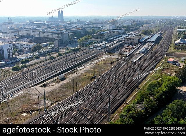 27 September 2023, Saxony-Anhalt, Magdeburg: View of the rail system from Magdeburg main station (taken with a drone).The foundation stone for the railroad...