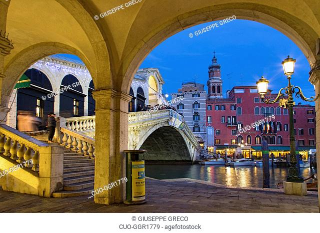 Rialto bridge at dusk, Venice, Veneto, Italy, Europe