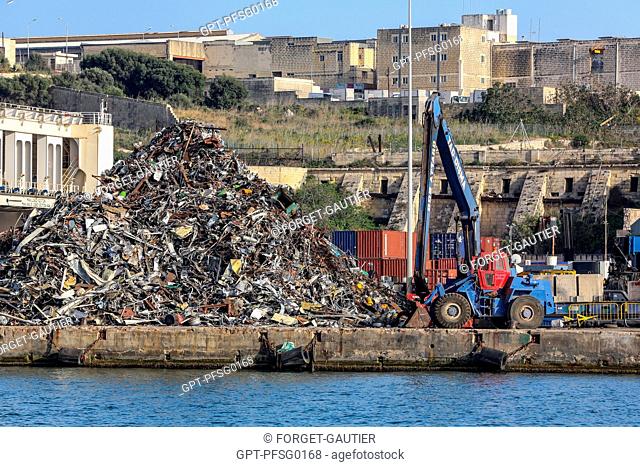 RECUPERATION, RECYCLING OF METAL, THE GRAND HARBOUR OF VALLETTA, MALTA