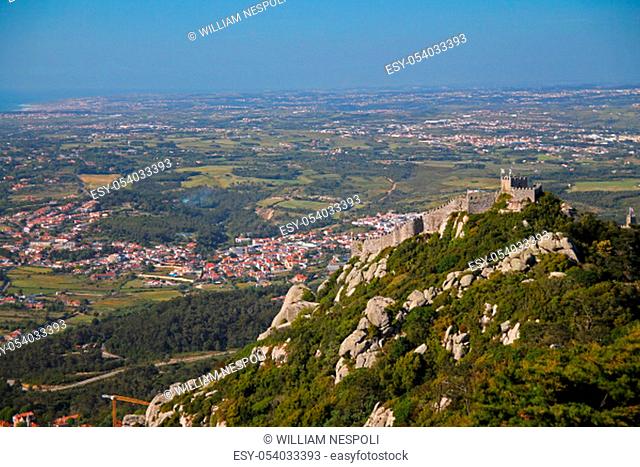 Castelo dos Mouros in Sinta with the sea on the back