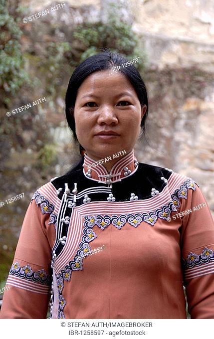 Portrait, ethnology, woman of the Hani ethnic group, self-made clothes, Xinji, Yuanyang, Yunnan Province, People's Republic of China, Asia