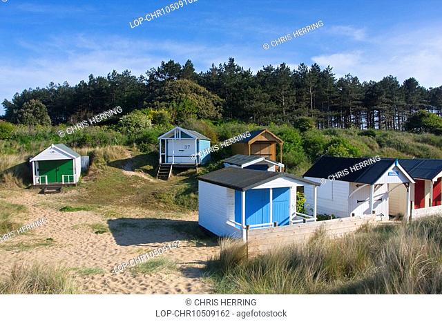 England, Norfolk, Old Hunstanton, Beach huts at Old Hunstanton on the Nofolk Coast
