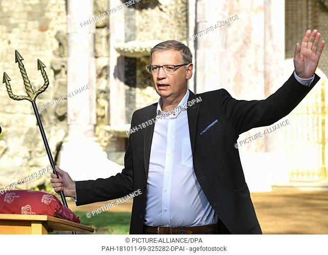 10 October 2018, Brandenburg, Potsdam: The television presenter Günther Jauch at the opening of the restored Neptungrotte in Sanssouci Park