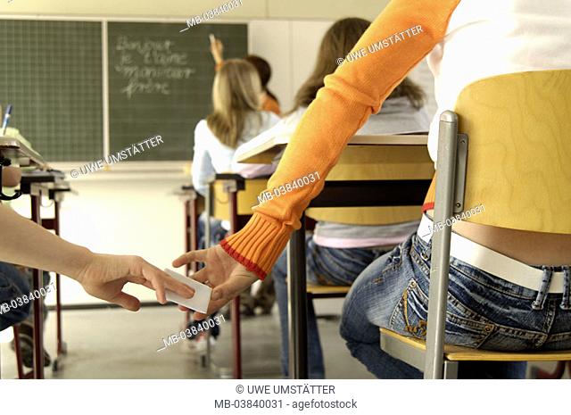 Classrooms, instruction, students,  Detail, hands, cribs, passes on,   sitting series, 12-14 years, teenagers, school colleagues, hands over side by side