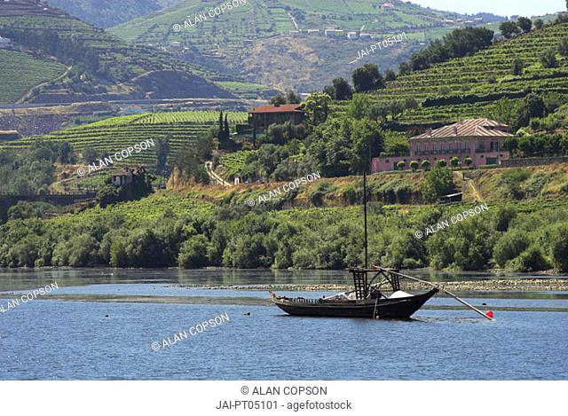 River Douro & Barco (boat carrying Port), Peso da Regua, Douro Region, Portugal