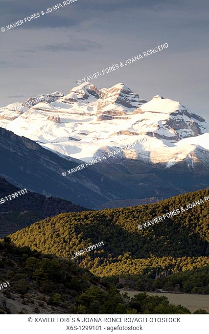 Las Tres Sorores peaks -Añisclo, Monte Perdido and Marboré- , National Park of Ordesa and Monte Perdido, Huesca, Spain
