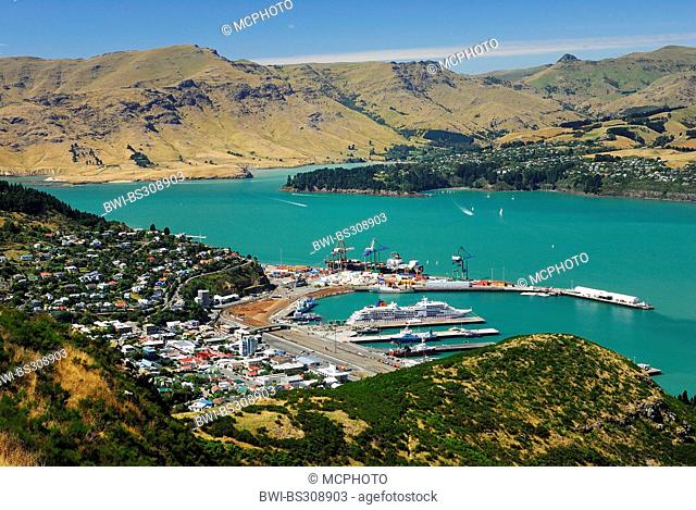 panoramic view on Lyttelton Harbour with Banks Peninsula in the background, New Zealand, Southern Island, Canterbury, Christchurch
