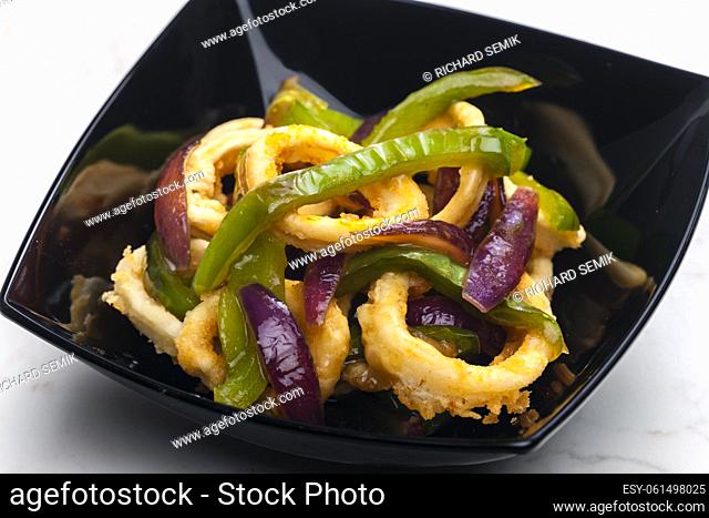 onion rings with aubergine and green peeper