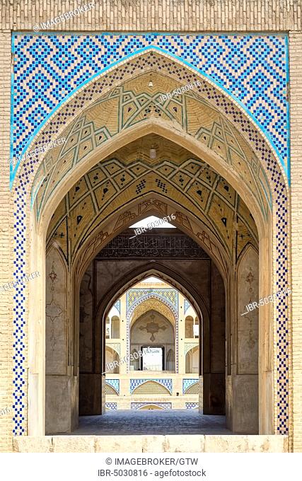 Archway, Agha Bozorg Mosque, Kashan, Isfahan Province, Iran, Asia