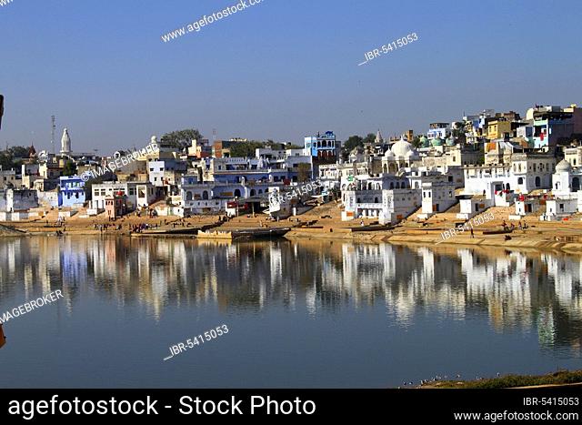 Pushkar Lake, Ghats, Pushkar, Ajmer District, Rajasthan, India, Asia