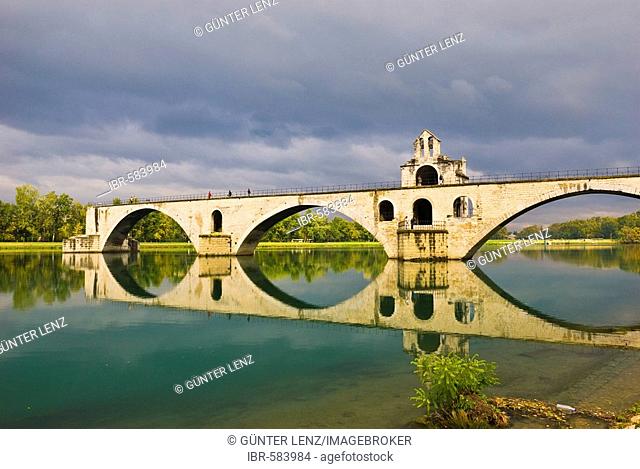 Bridge St. Benezet, Pont d Avignon, Avignon, Provence-Alpes-Cote d Azur, France
