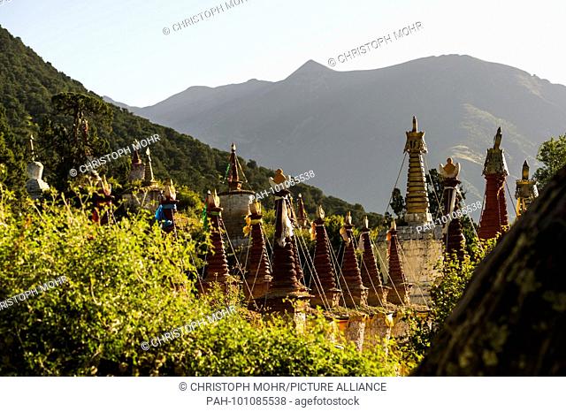 Landscape around Monastery Reting September 2017 | usage worldwide. - /Tibet/China