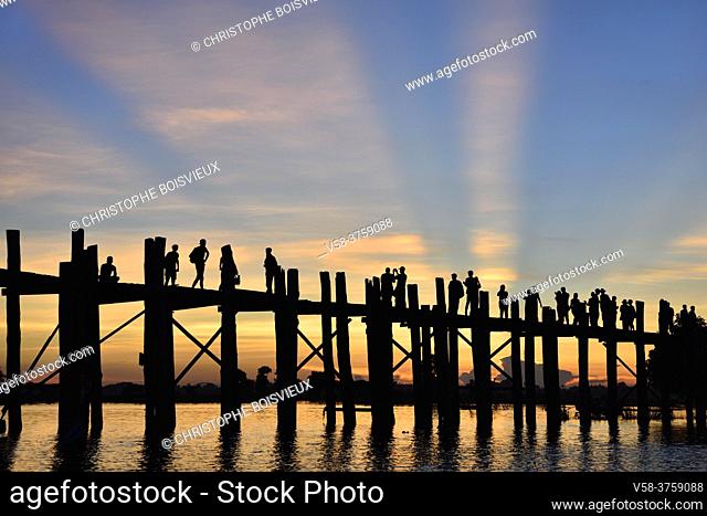 Myanmar, Amarapura, U Bein bridge and Taungthaman lake at sunset