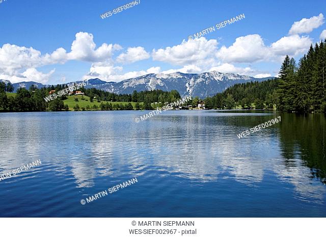 Austria, Upper Austria, View of Gleinkersee Lake
