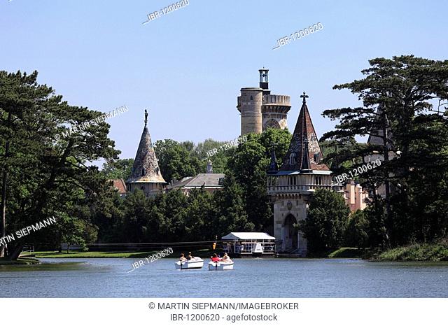 Franzensburg castle and castle pond, Laxenburg palace grounds, Laxenburg, Lower Austria, Austria, Europe