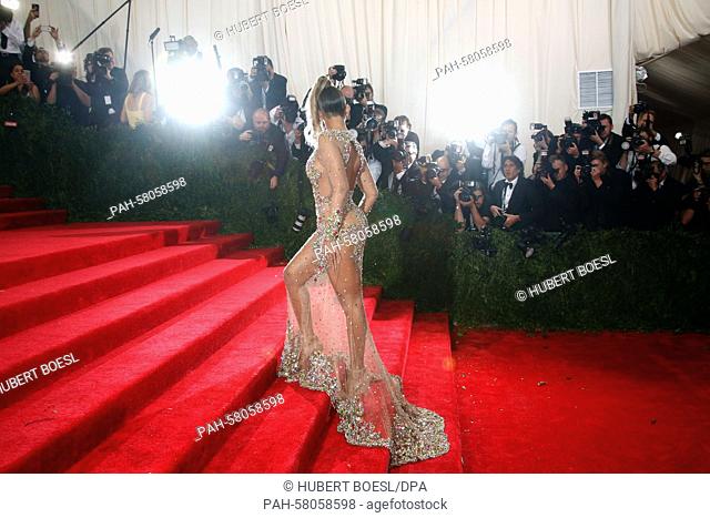Singer Beyonce Knowles attends the 2015 Costume Institute Gala Benefit celebrating the exhibition 'China: Through the Looking Glass' at The Metropolitan Museum...