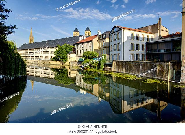 Terrace on the Moselle, river, Metz, Département Moselle, region Alsace-Champagne-Ardenne-Lorraine, France