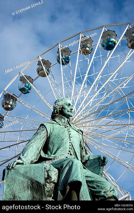 Otto von Guericke monument, Ferris wheel, Christmas market, Magdeburg, Saxony-Anhalt, Germany