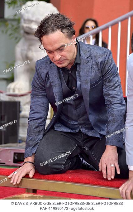 Johnny Galecki at the Handprints Ceremony at the TCL Chinese Theater Hollywood. Los Angeles, 01.05.2019 | usage worldwide