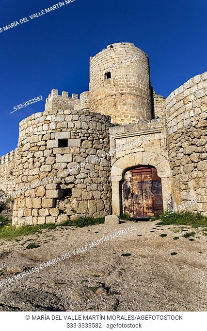 Door of Manqueospese medieval castle at Sierra Paramera in Sotalvo. Avila. Spain. Europe