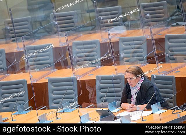 18 June 2021, North Rhine-Westphalia, Duesseldorf: Ursula Heinen-Esser (CDU), Minister for the Environment, Agriculture, Nature Conservation and Consumer...