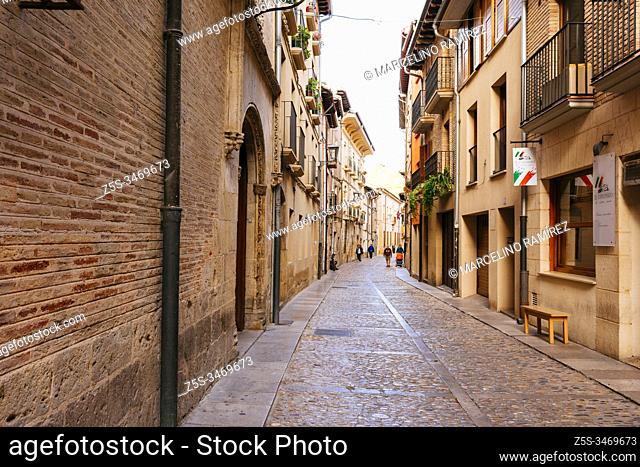 La Rúa street. Street through which pilgrims enter the city of Estella - Lizarra, Navarre, Spain, Europe
