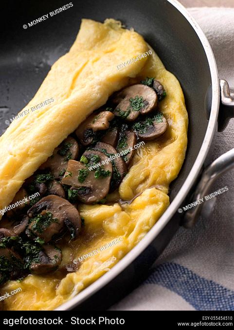 omelette, mushroom omelet