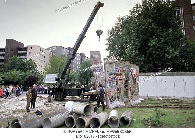 Fall of the Berlin Wall: demolition of the Wall in Berlin- Kreuzberg, Berlin, Germany