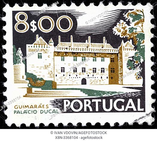 Palace of the Dukes of Braganza, Guimaraes, Minho, postage stamp, Portugal, 1978