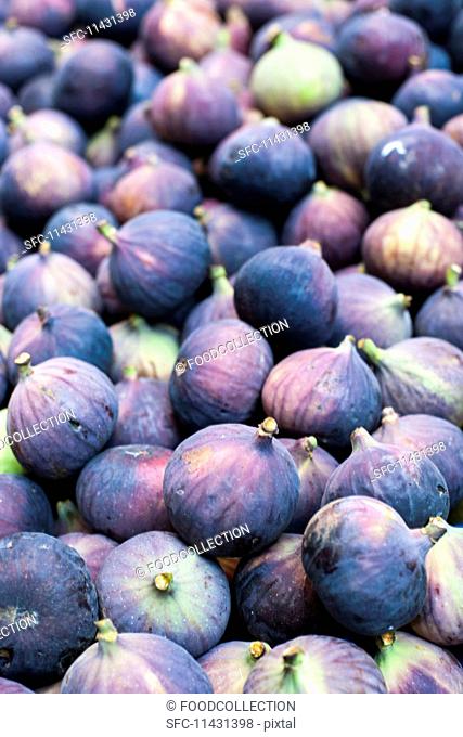 Organic Figs at a Farmer's Market