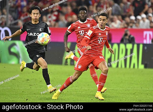 Jamal MUSIALA (FC Bayern Munich) on the ball, action. Action.Football 1st Bundesliga season 2022/2023, 10th matchday, matchday10