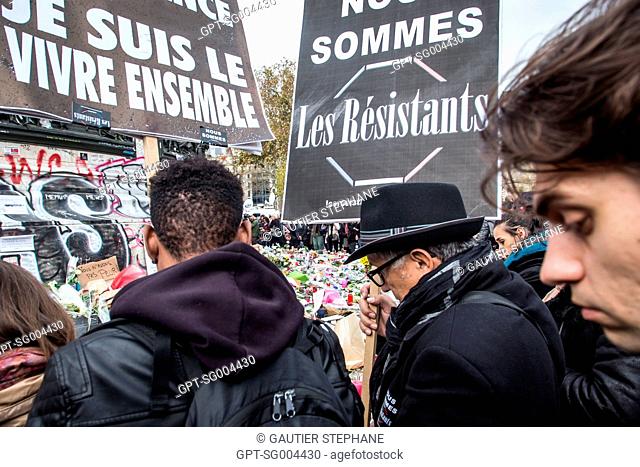 PARISIANS PAYING HOMAGE TO THE VICTIMS OF THE TERRORIST ATTACKS, PLACE DE LA REPUBLIQUE, NOVEMBER 16, 2015, PARIS (75), FRANCE