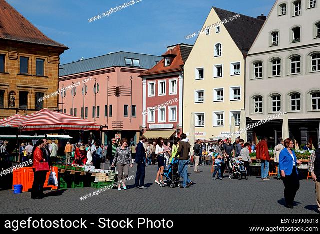 Marktplatz , Amberg, bayern, ostbayern, markt, wochenmarkt, menschen, platz, eisenstraße, oberpfalz, architektur, gebäude