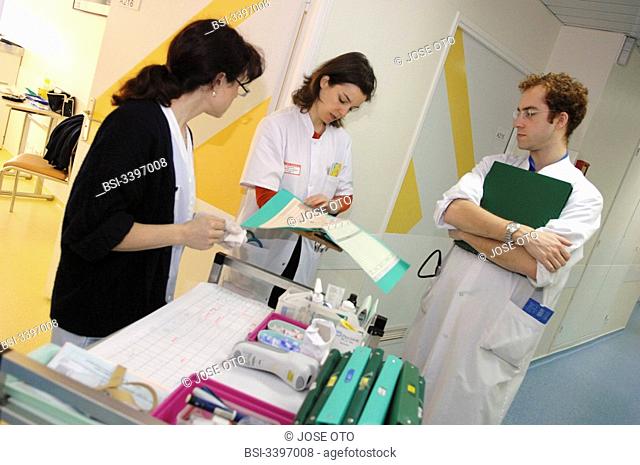 Photo essay from the University Hospital of Bordeaux. Cardiologic hospital of Haut-Leveque. Department of diabetology. Resident, nurse and endocrinologist